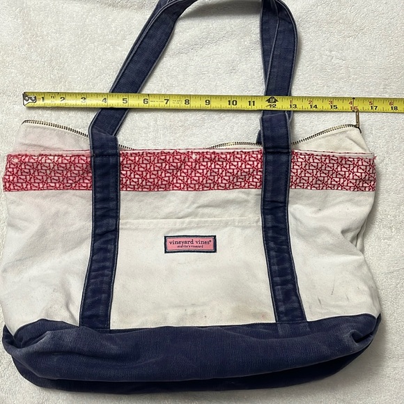 Vineyard Vines Handbags - Vineyard vine canvas tote/beach/boat bag approx 10”x16